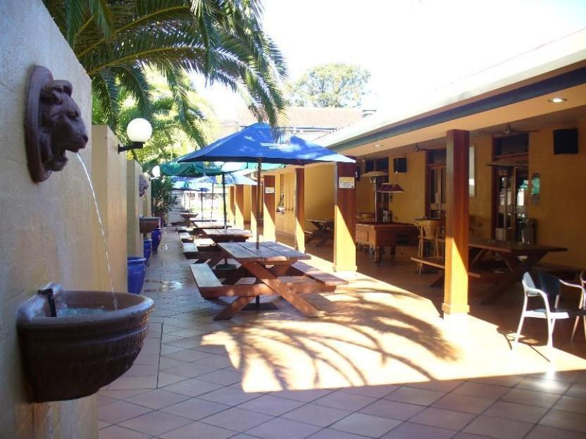 El Toro Motel Warwick Farm Exterior photo