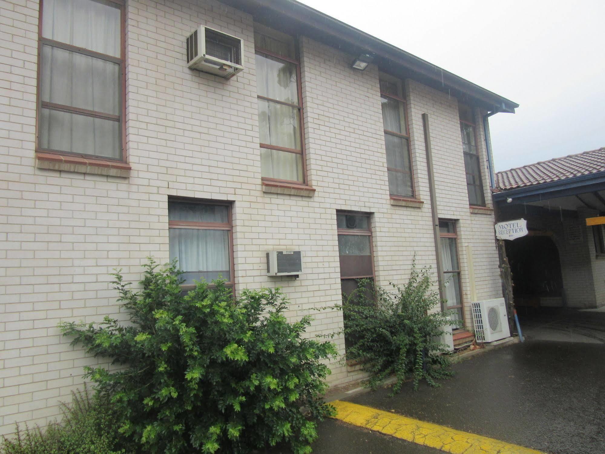 El Toro Motel Warwick Farm Exterior photo